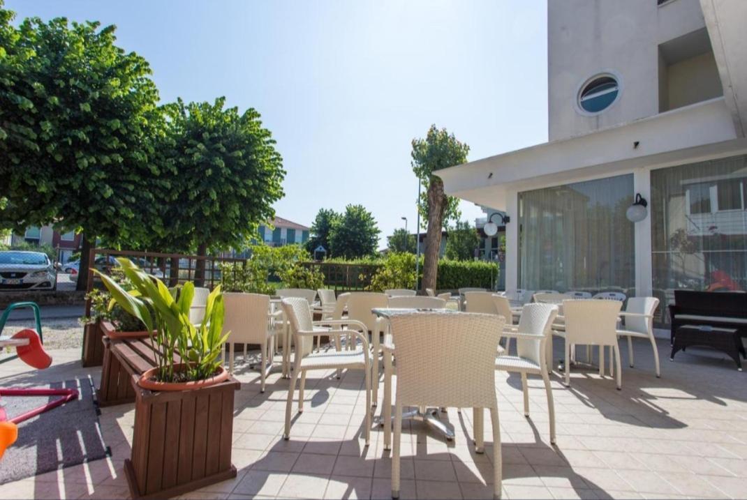 Hotel Villa Vera Rimini Exterior photo